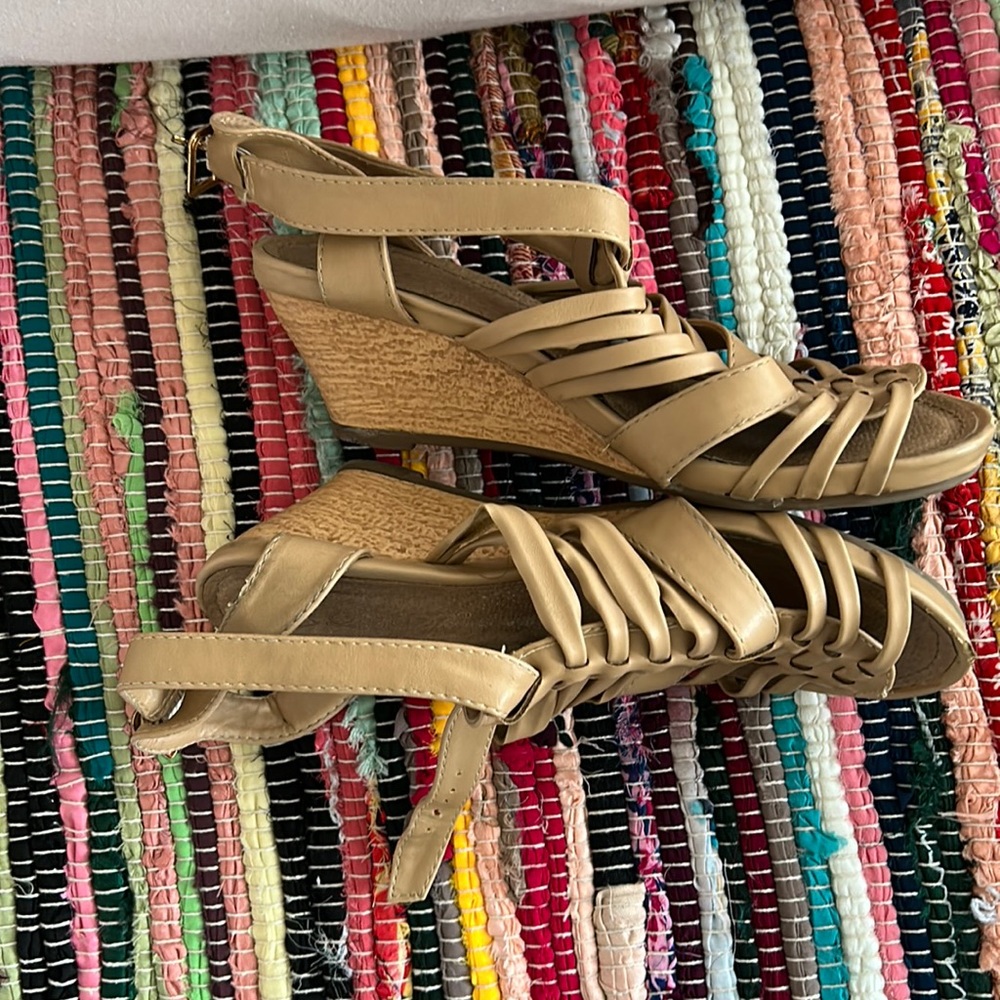 Sandals used beautiful pair size 6